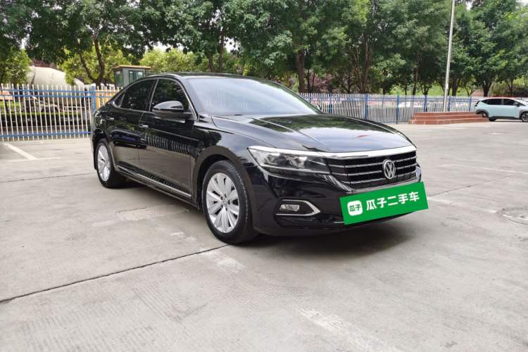 Used Volkswagen Passat 2019 330TSI Elite Edition China VI Front Right 45 Deg