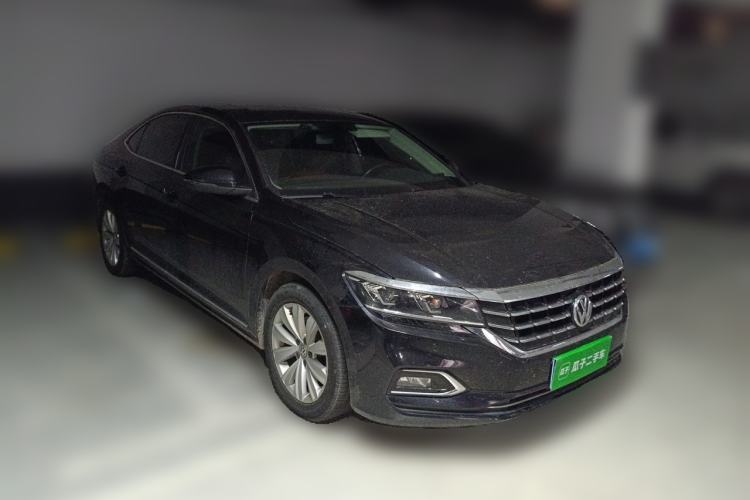 Used Volkswagen Passat 2019 330TSI Elite Edition China VI Front Right 45 Deg