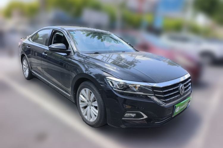 Used Volkswagen Passat 2019 330TSI Elite Edition China VI Front Right 45 Deg