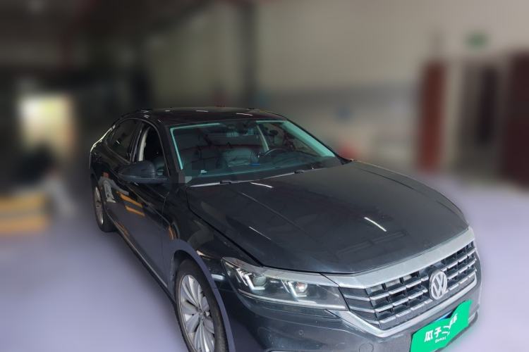 Used Volkswagen Passat 2019 330TSI Elite Edition China VI Front Right 45 Deg