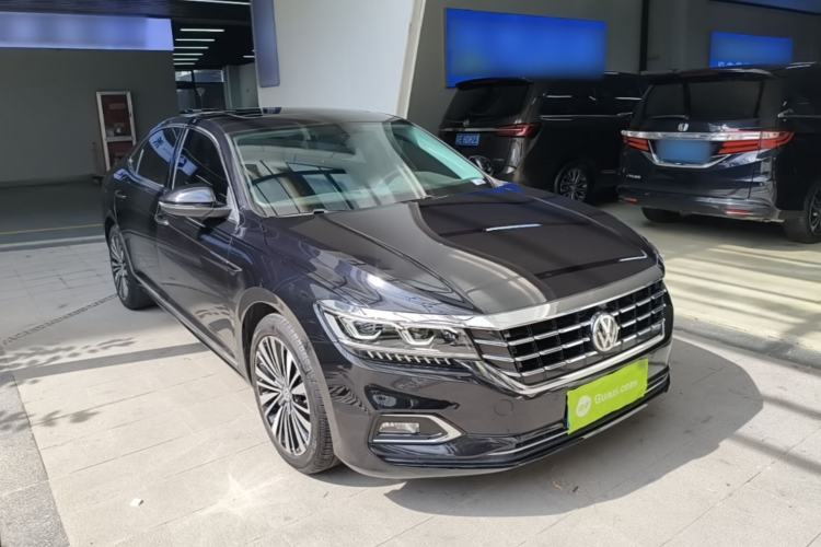 Used Volkswagen Passat 2019 330TSI Luxury Edition China VI Standard Front Right 45 Deg