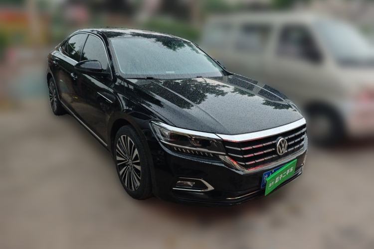 Used Volkswagen Passat 2019 330TSI Luxury Edition China VI Standard Front Right 45 Deg
