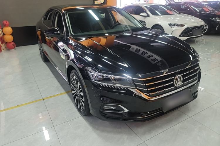 Used Volkswagen Passat 2019 380TSI Prestige Edition China VI Standard Front Right 45 Deg