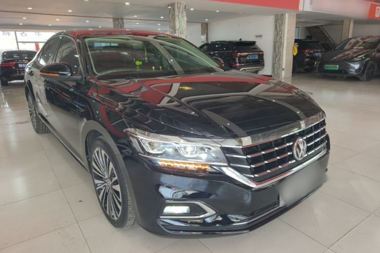 Used Volkswagen Passat 2019 330TSI Luxury Edition China V Standard Front Right 45 Deg