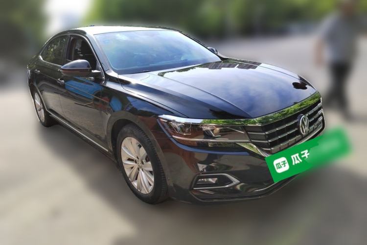 Used Volkswagen Passat 2019 330TSI Elite Edition China VI Front Right 45 Deg