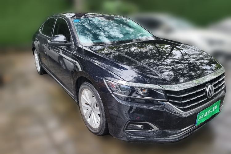 Used Volkswagen Passat 2019 330TSI Elite Edition China VI Front Right 45 Deg