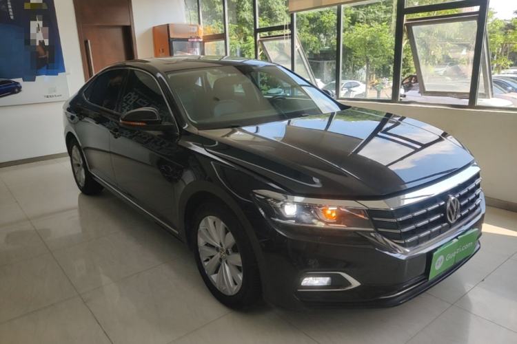 Used Volkswagen Passat 2019 330TSI Elite Edition China VI Front Right 45 Deg