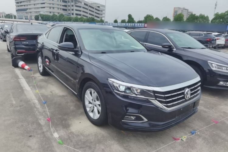 Used Volkswagen Passat 2019 280TSI Business Edition China VI Front Right 45 Deg