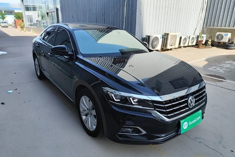 Used Volkswagen Passat 2019 330TSI Elite Edition China VI Front Right 45 Deg
