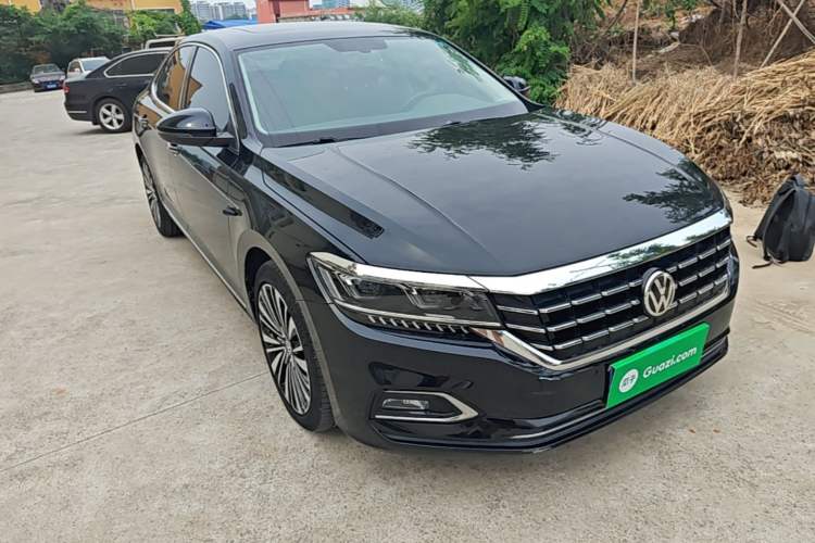 Used Volkswagen Passat 2019 380TSI Luxury Edition China VI Standard Front Right 45 Deg