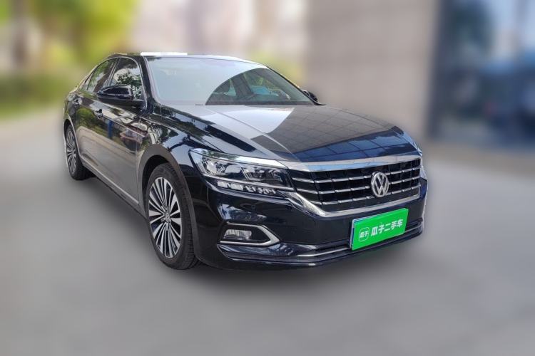 Used Volkswagen Passat 2019 330TSI Luxury Edition China VI Standard Front Right 45 Deg