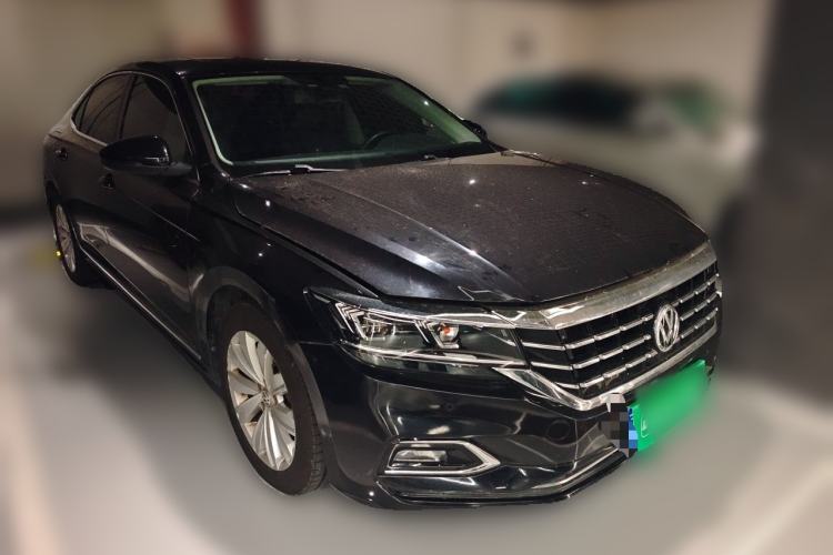 Used Volkswagen Passat 2019 330TSI Elite Edition China VI Front Right 45 Deg