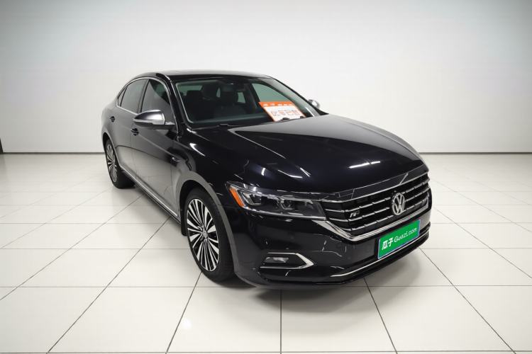 Used Volkswagen Passat 2019 330TSI Luxury Edition China VI Standard Front Right 45 Deg