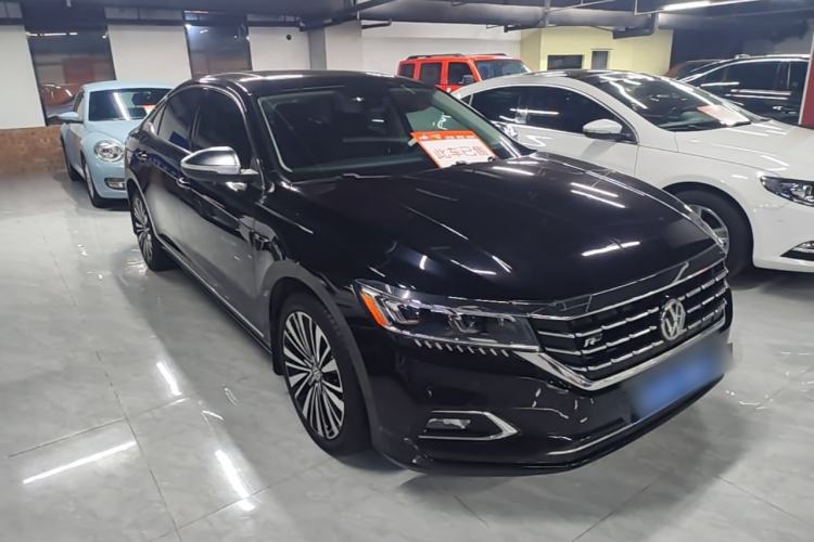 Used Volkswagen Passat 2019 330TSI Luxury Edition China VI Standard Front Right 45 Deg
