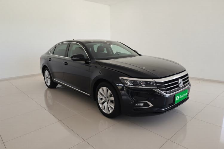 Used Volkswagen Passat 2019 330TSI Elite Edition China VI Front Right 45 Deg