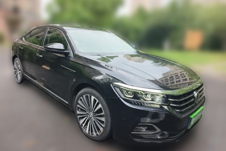 Used Volkswagen Passat 2019 330TSI Luxury Edition China VI Standard Front Right 45 Deg