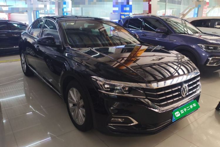 Used Volkswagen Passat 2019 330TSI Elite Edition China VI Front Right 45 Deg