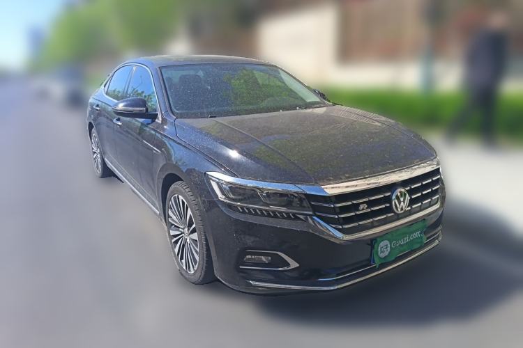 Used Volkswagen Passat 2019 330TSI Luxury Edition China VI Standard Front Right 45 Deg