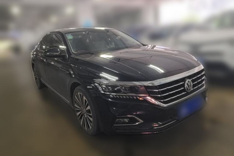 Used Volkswagen Passat 2019 330TSI Luxury Edition China VI Standard Front Right 45 Deg