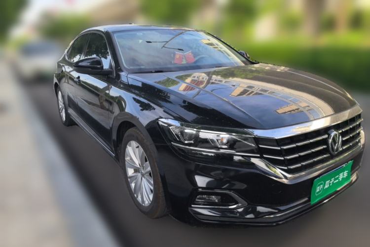 Used Volkswagen Passat 2019 330TSI Elite Edition China VI Front Right 45 Deg
