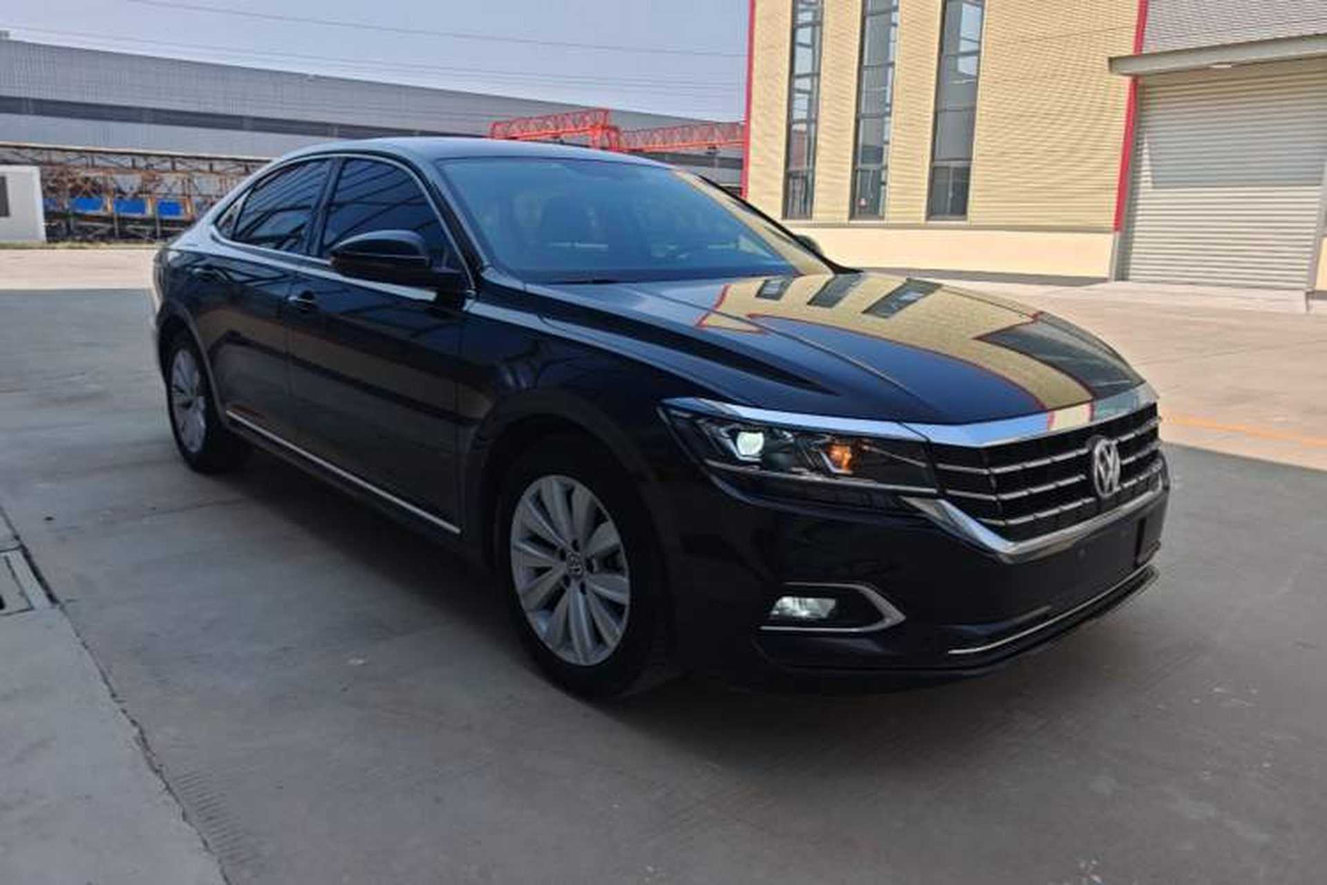Used Volkswagen Passat 2019 330TSI Elite Edition China VI Front Right 45 Deg