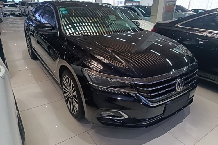 Used Volkswagen Passat 2019 330TSI Luxury Edition China V Standard Front Right 45 Deg