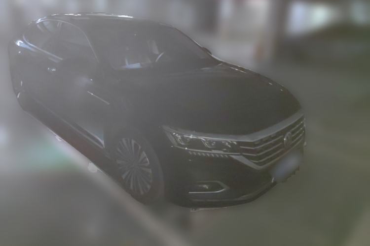 Used Volkswagen Passat 2019 330TSI Luxury Edition China VI Standard Front Right 45 Deg