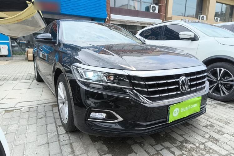 Used Volkswagen Passat 2019 330TSI Elite Edition China VI Front Right 45 Deg
