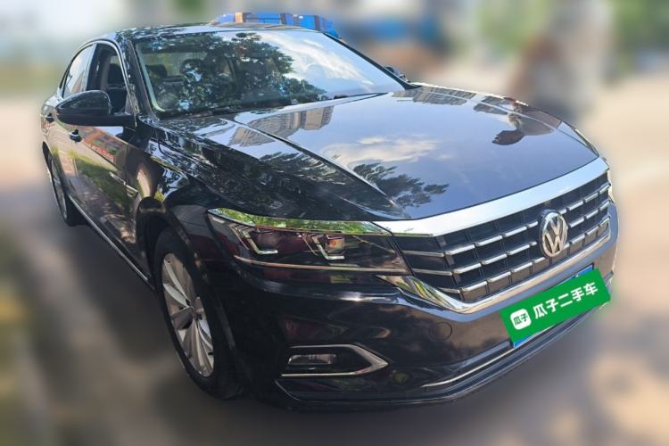 Used Volkswagen Passat 2019 330TSI Elite Edition China VI Front Right 45 Deg