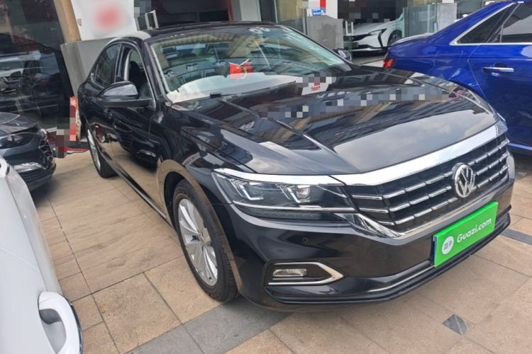Used Volkswagen Passat 2019 330TSI Elite Edition China VI Front Right 45 Deg