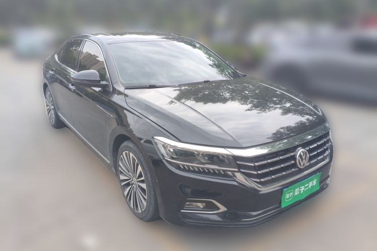 Used Volkswagen Passat 2019 330TSI Luxury Edition China VI Standard Front Right 45 Deg