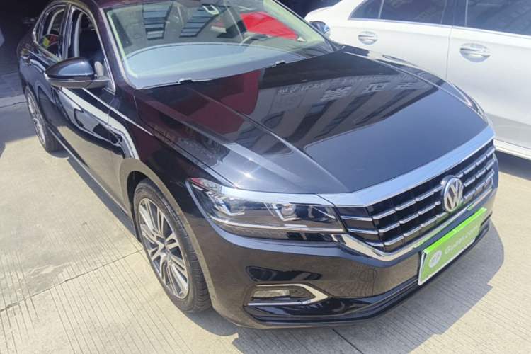 Used Volkswagen Passat 2019 280TSI Business Edition China VI Front Right 45 Deg