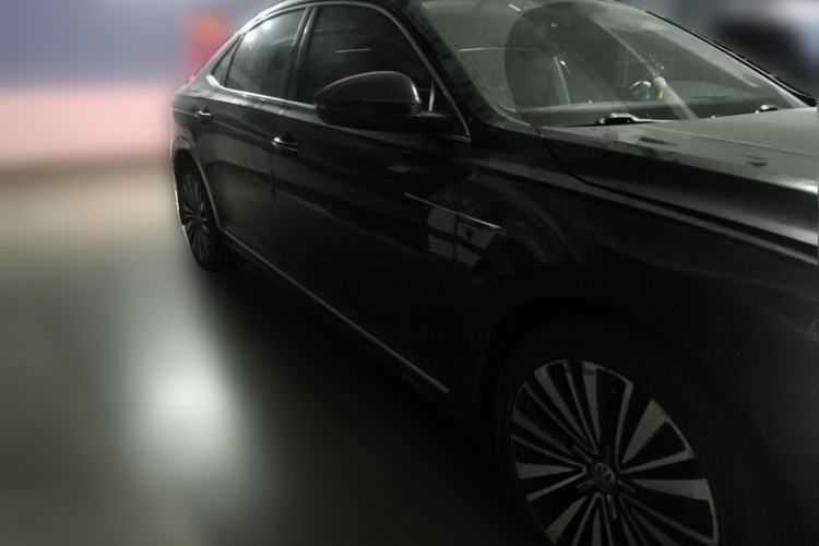 Used Volkswagen Passat 2019 330TSI Luxury Edition China VI Standard Front Right 45 Deg