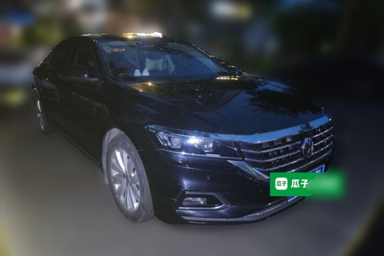 Used Volkswagen Passat 2019 330TSI Elite Edition China VI Front Right 45 Deg