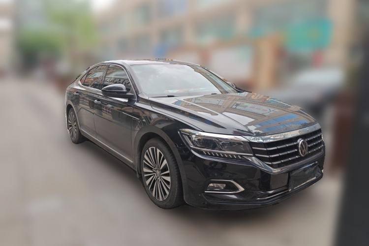 Used Volkswagen Passat 2019 330TSI Luxury Edition China VI Standard Front Right 45 Deg