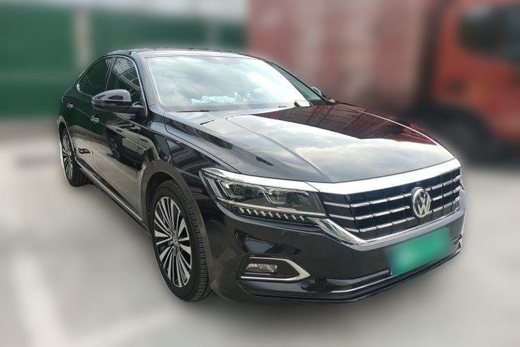 Used Volkswagen Passat 2019 330TSI Luxury Edition China VI Standard Front Right 45 Deg
