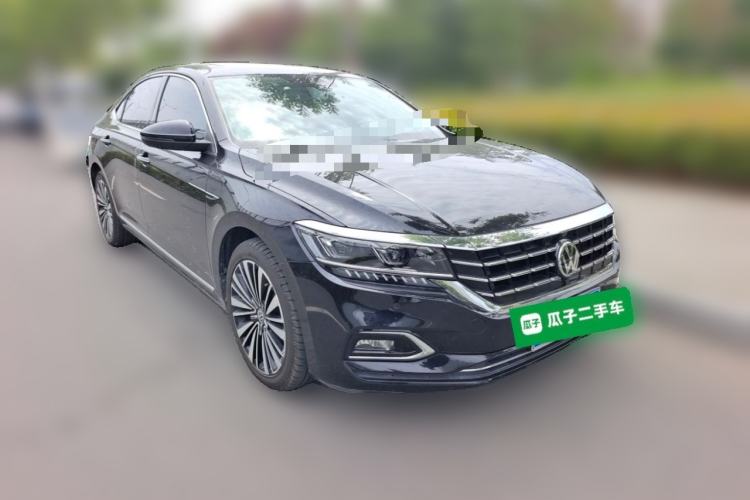 Used Volkswagen Passat 2019 380TSI Prestige Edition China VI Standard Front Right 45 Deg