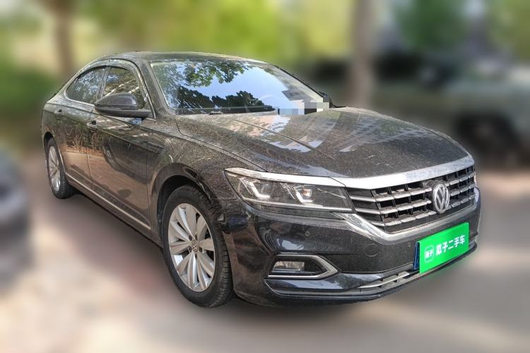 Used Volkswagen Passat 2019 330TSI Elite Edition China VI Front Right 45 Deg