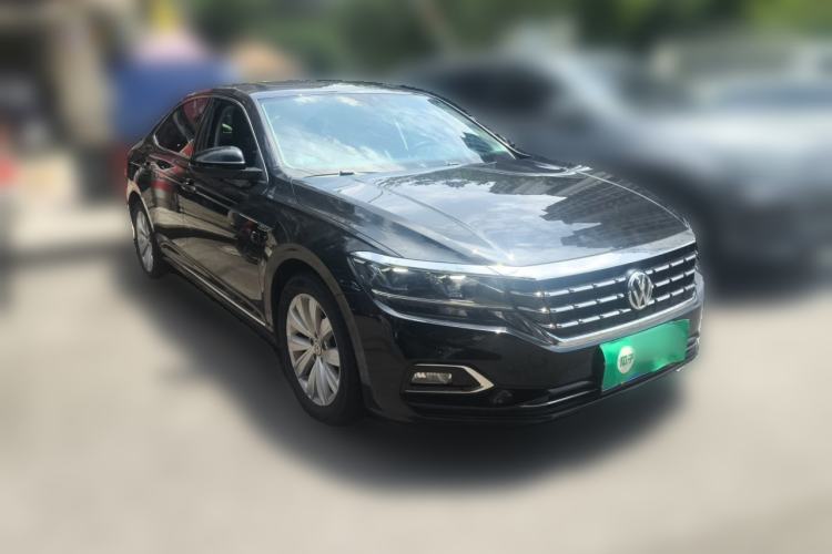 Used Volkswagen Passat 2019 330TSI Elite Edition China VI Front Right 45 Deg