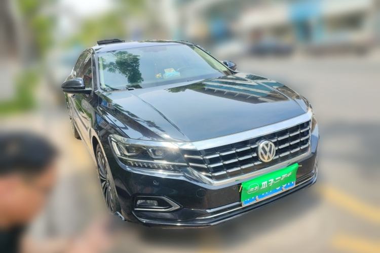 Used Volkswagen Passat 2019 330TSI Luxury Edition China V Standard Front Right 45 Deg