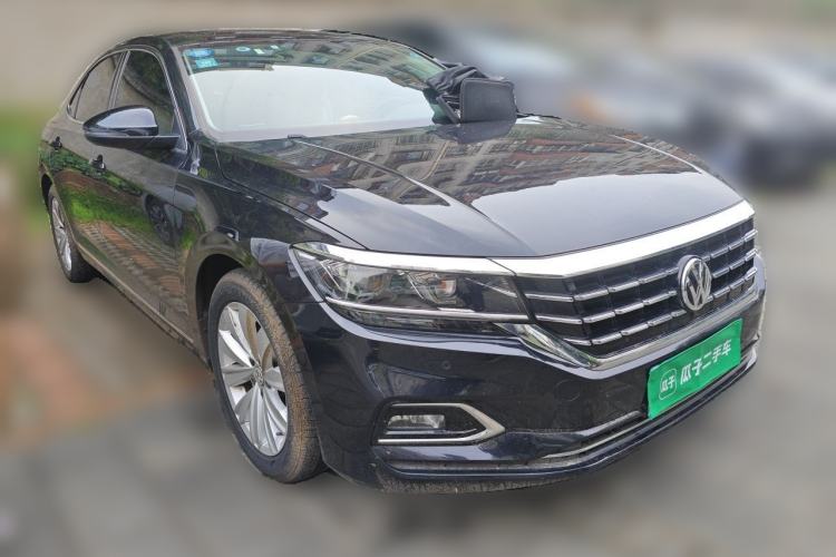 Used Volkswagen Passat 2019 330TSI Elite Edition China VI Front Right 45 Deg