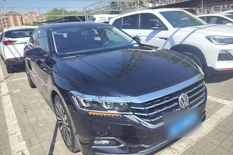 Used Volkswagen Passat 2019 330TSI Luxury Edition China V Standard Front Right 45 Deg