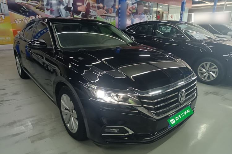 Used Volkswagen Passat 2019 330TSI Elite Edition China VI Front Right 45 Deg