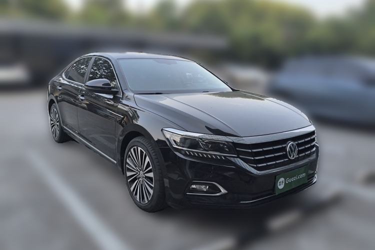 Used Volkswagen Passat 2019 330TSI Luxury Edition China VI Standard Front Right 45 Deg