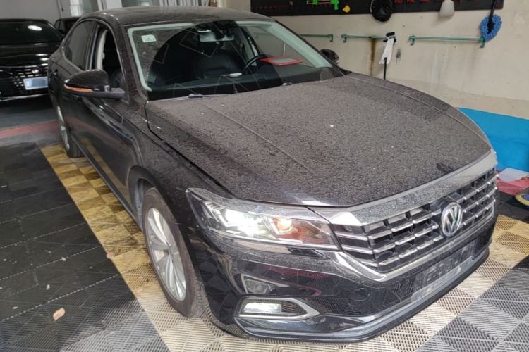 Used Volkswagen Passat 2019 330TSI Elite Edition China VI Front Right 45 Deg