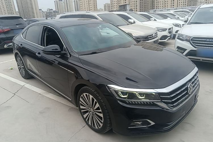 Used Volkswagen Passat 2019 380TSI Luxury Edition China VI Standard Front Right 45 Deg
