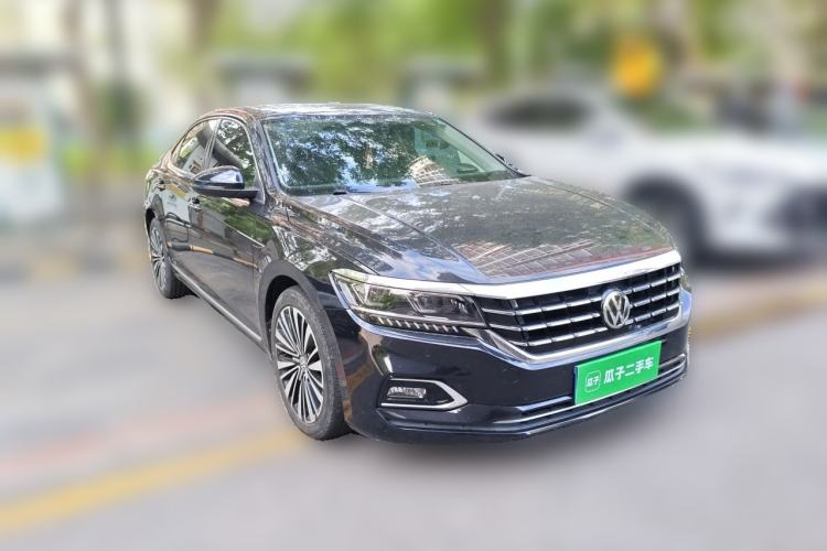 Used Volkswagen Passat 2019 330TSI Luxury Edition China VI Standard Front Right 45 Deg