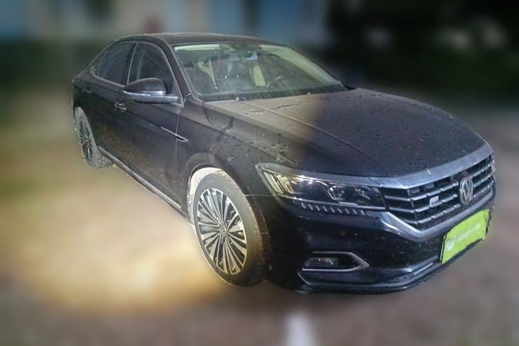 Used Volkswagen Passat 2019 330TSI Luxury Edition China VI Standard Front Right 45 Deg