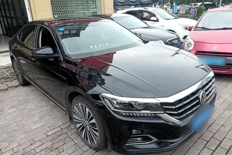 Used Volkswagen Passat 2019 330TSI Luxury Edition China VI Standard Front Right 45 Deg