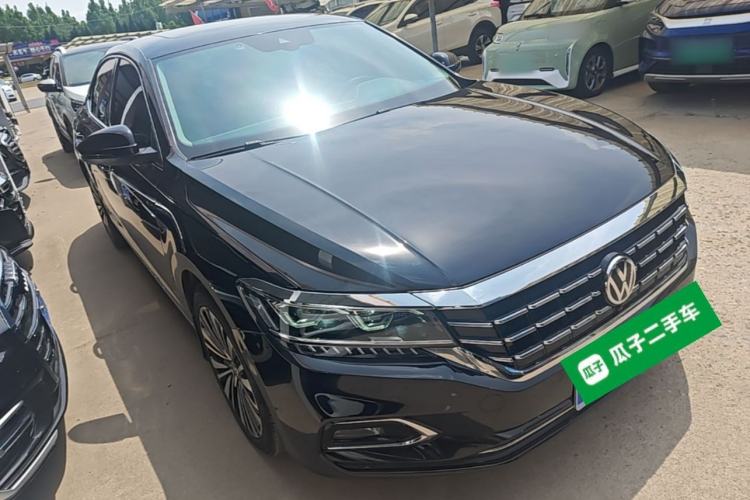 Used Volkswagen Passat 2019 380TSI Prestige Edition China VI Standard Front Right 45 Deg